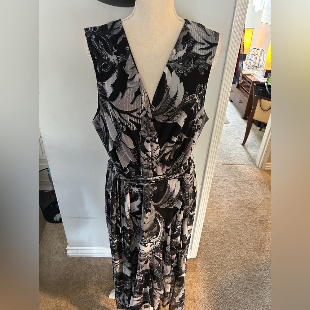 Black and White Sleeveless Dress